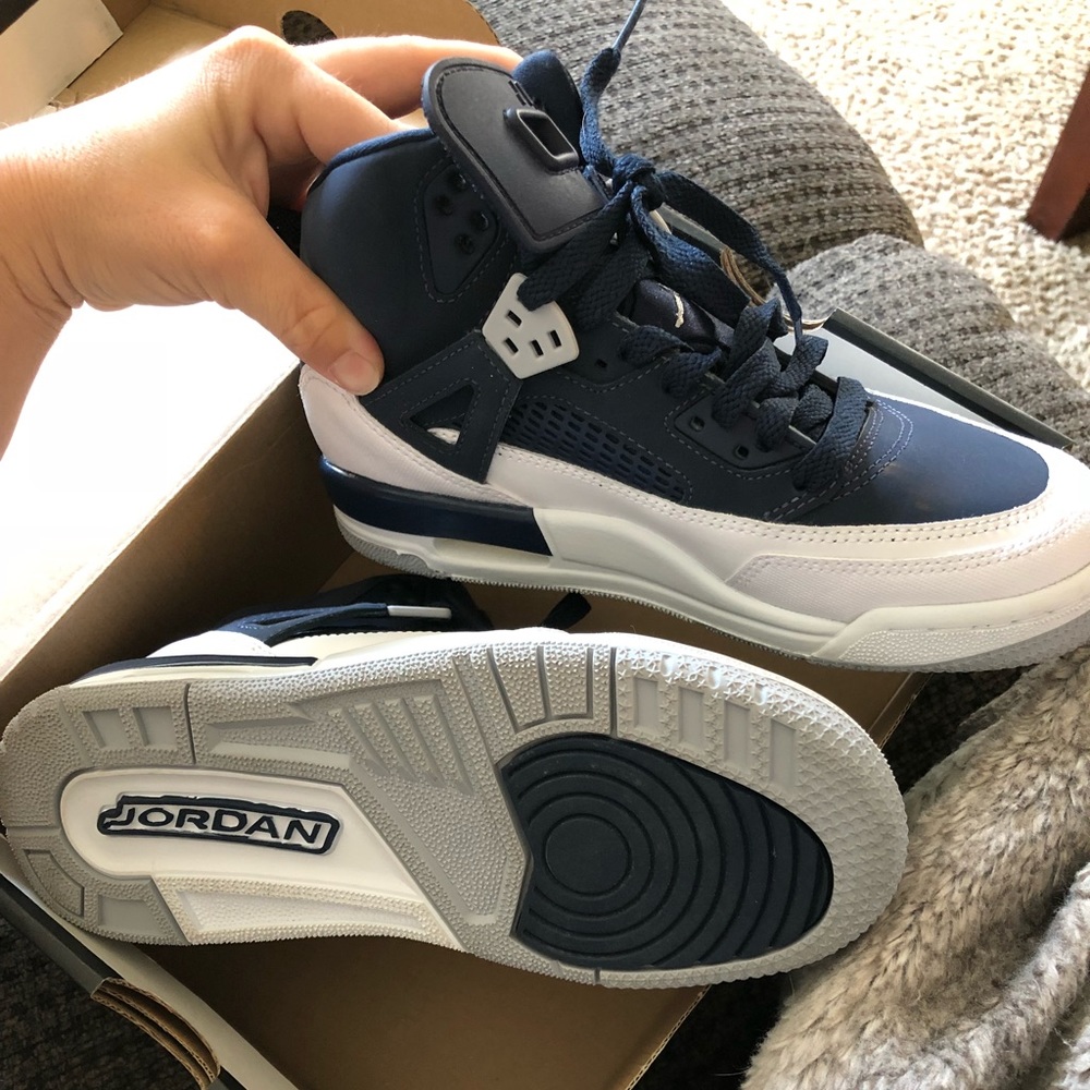 Jordans 4Y